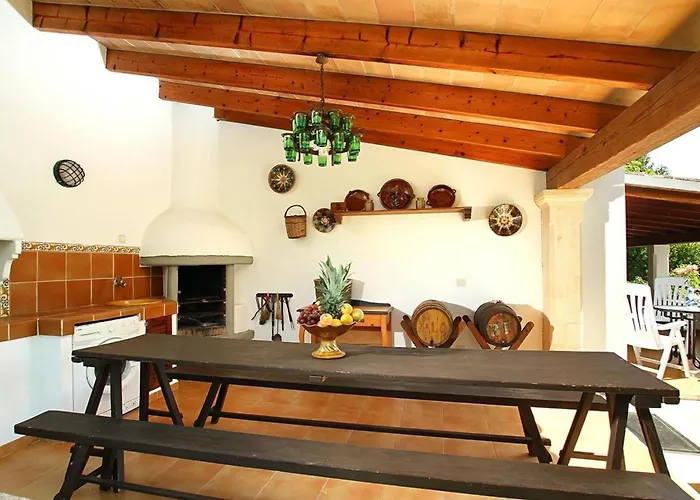 Charmante Ideal Fuer Paare Oder Familien By Interhome Pollenca